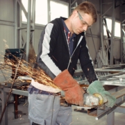 Le roulage de tôle : courber la matière pour façonner l’industrie